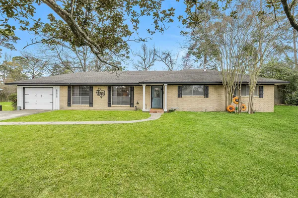 $360,000 | 222 Hillcrest Drive, Conroe, TX 77303