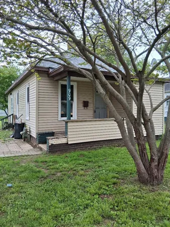 $59,900 | 909 Cable Street, Streator, IL 61364