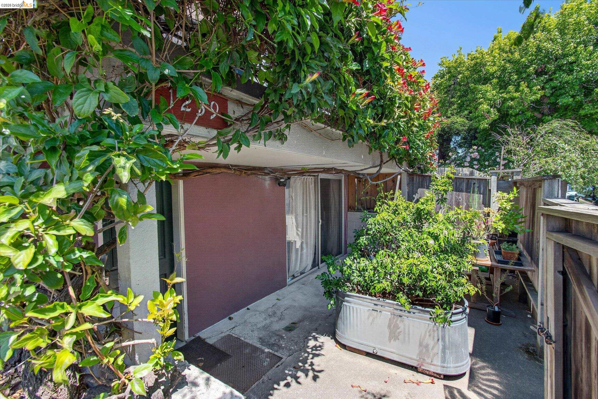 1239 Berkeley Way Berkeley, CA 94702 - Photo 10 of 28