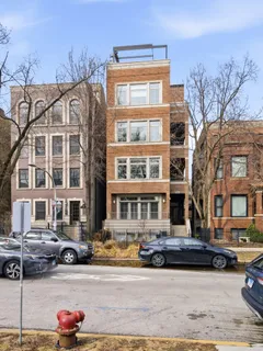 $699,000 | 664 West Aldine Avenue, Unit 2, Chicago, IL 60657