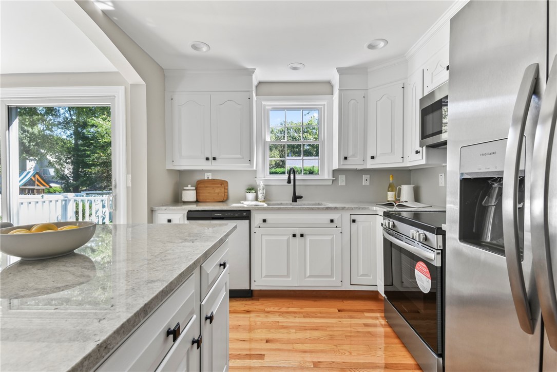 7 Paquin Road Barrington, RI 02806 - Photo 11 of 42 Gallery Image 11