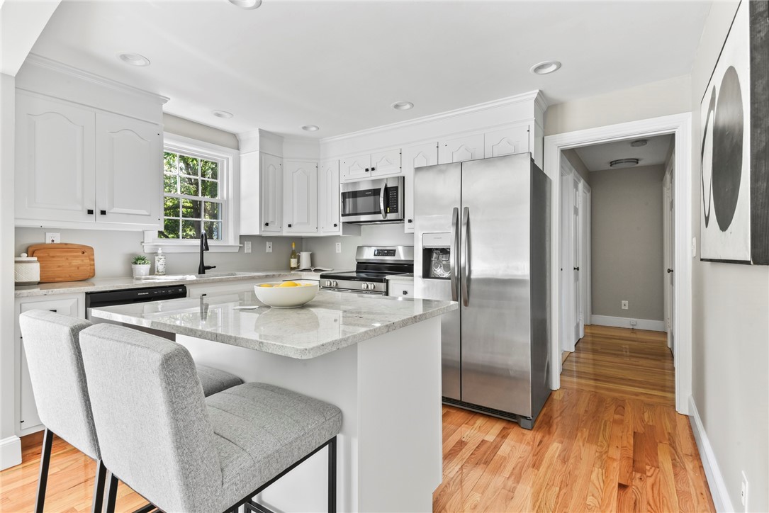 7 Paquin Road Barrington, RI 02806 - Photo 9 of 42 Gallery Image 9
