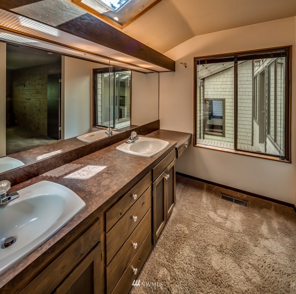1450 Telegraph Road Bellingham, WA 98226 - Photo 11 of 24 Gallery Image 11