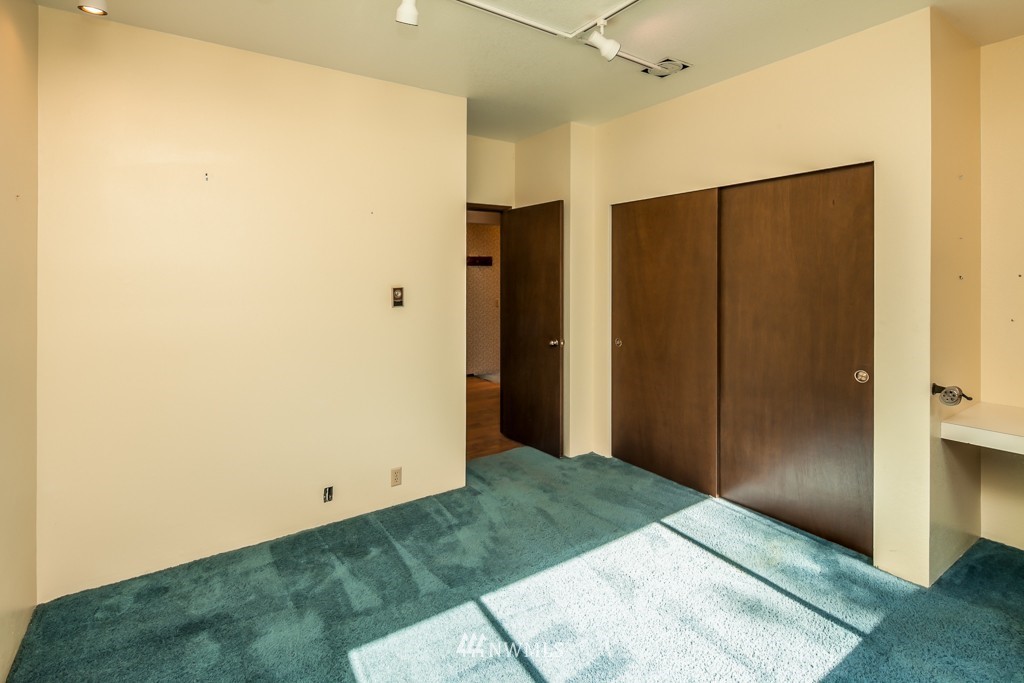 1450 Telegraph Road Bellingham, WA 98226 - Photo 13 of 24 Gallery Image 13