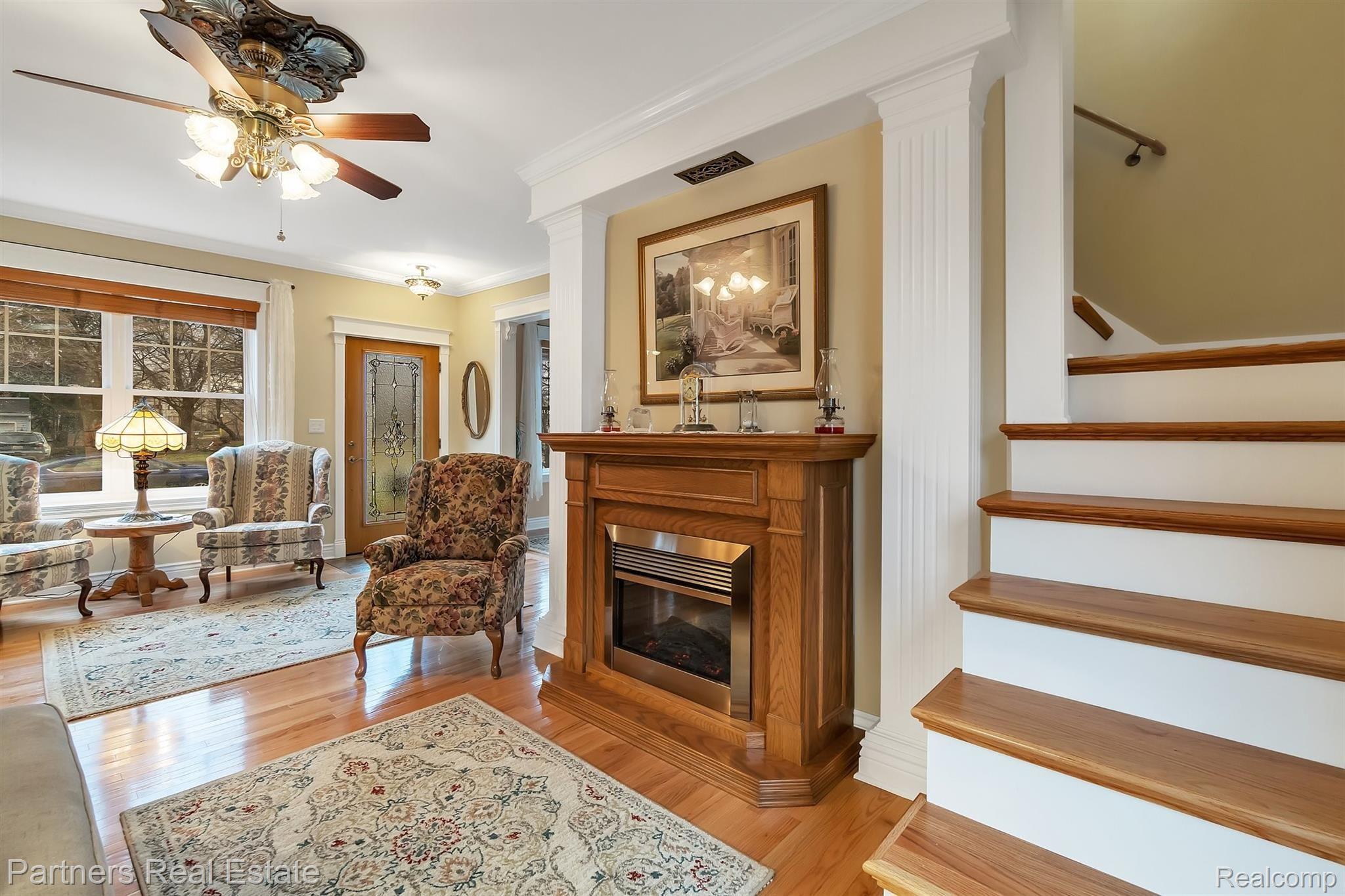 516 Maple Street Howell, MI 48843 - Photo 10 of 42 09-516 Maple St-windowstill-realest.jpg