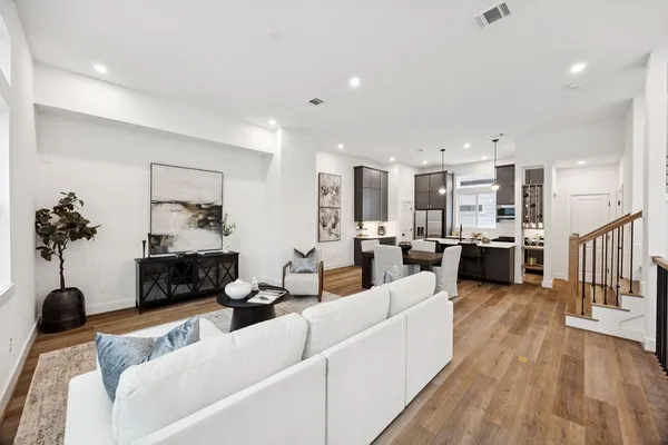 $2,950 | 2125 Hoskins Drive, Unit C, Houston, TX 77080