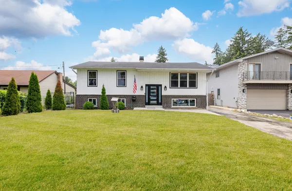 $449,900 | 17W667 Lorraine Avenue, Addison, IL 60101