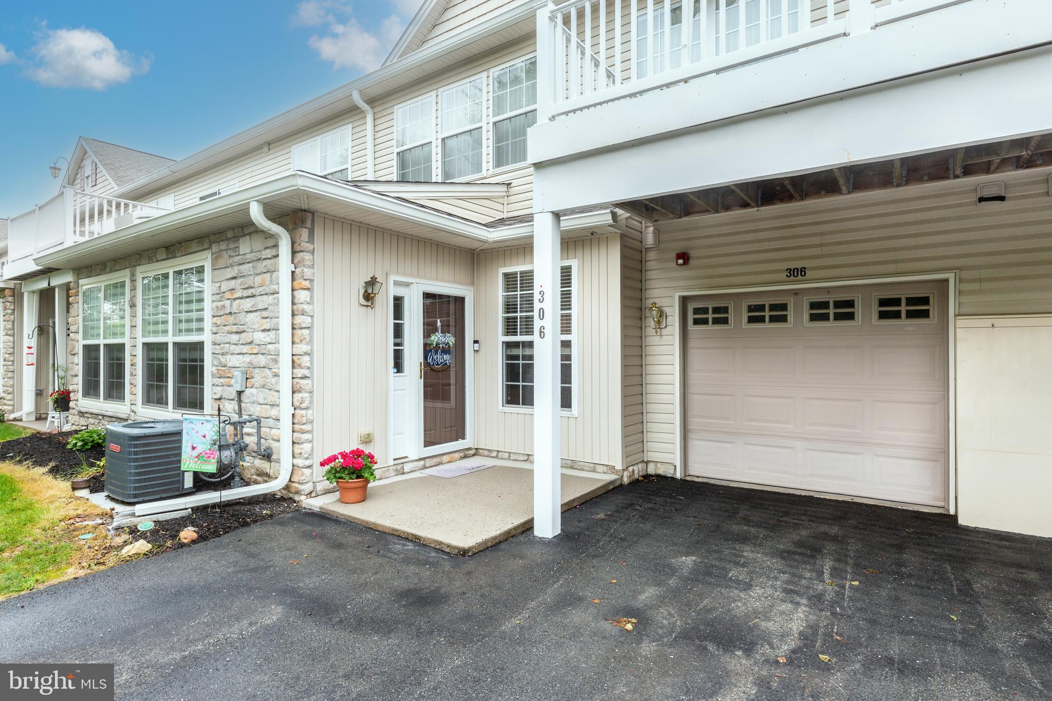 306 Marshview Road, Unit 306 Stewartstown, PA 17363 - Photo 5 of 33