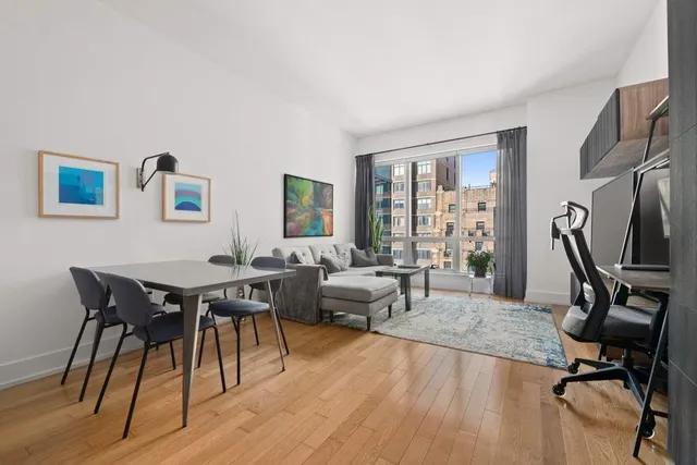 $799,000 | 350 West 42nd Street, Unit 18E | Hell's Kitchen