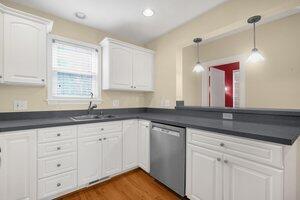 43 North Stanwood Road Columbus, OH 43209 - Photo 13 of 40 stanwoodkitchen