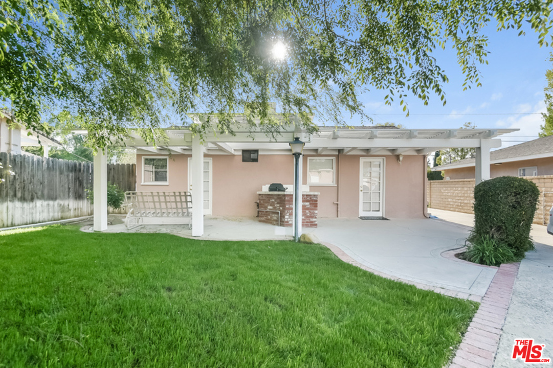 25252 De Wolfe Road Newhall, CA 91321 - Photo 14 of 16