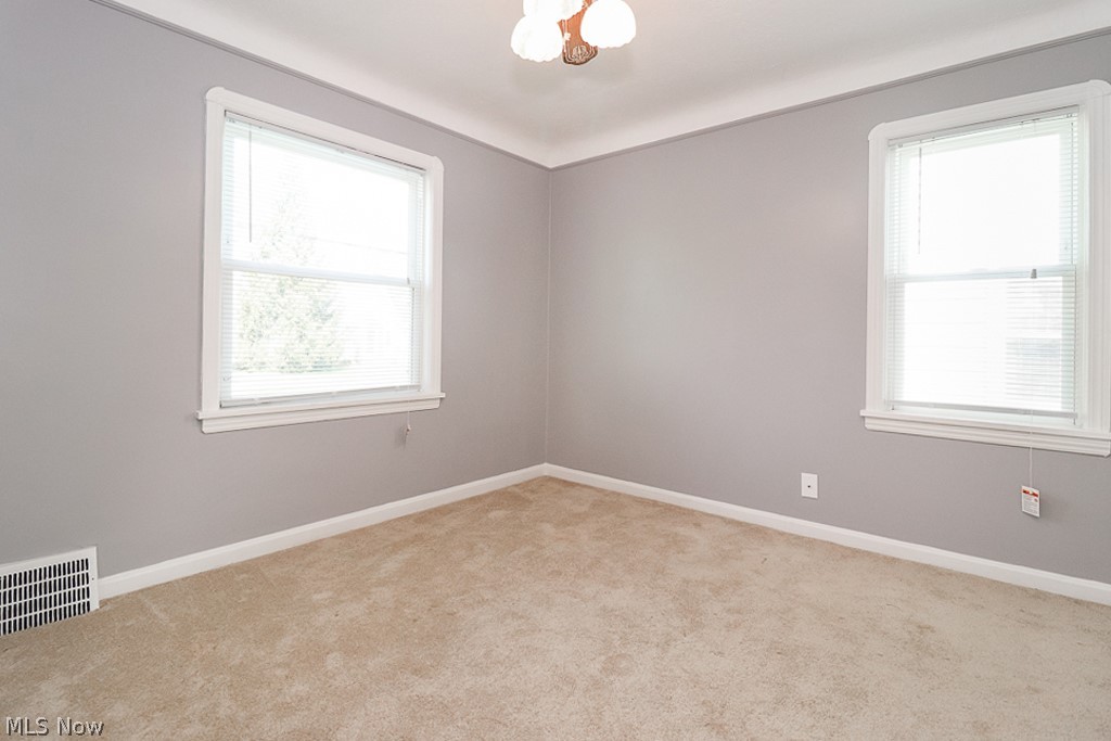 1563 Winchester Road Lyndhurst, OH 44124 - Photo 10 of 35 Gallery Image 10