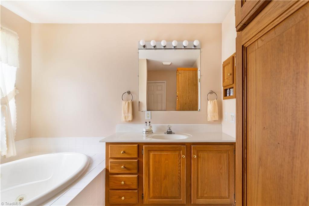 2492 Rockcrusher Road Lexington, NC 27292 - Photo 15 of 30 Gallery Image 15