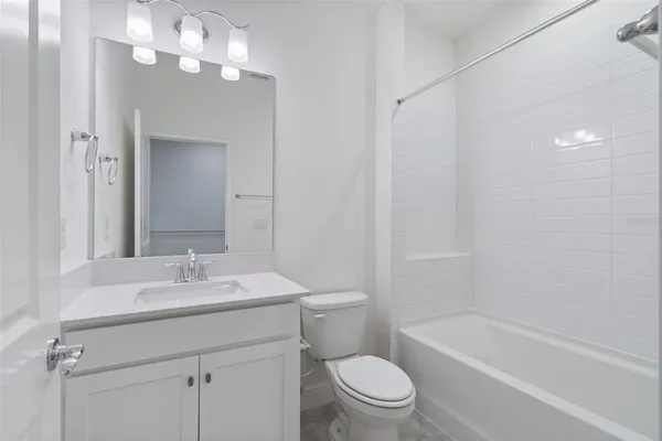 $1,950 | 3862 Knotty Pne Street, St. Cloud, FL 34772