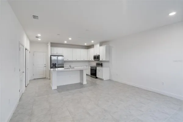 $1,950 | 3862 Knotty Pne Street, St. Cloud, FL 34772