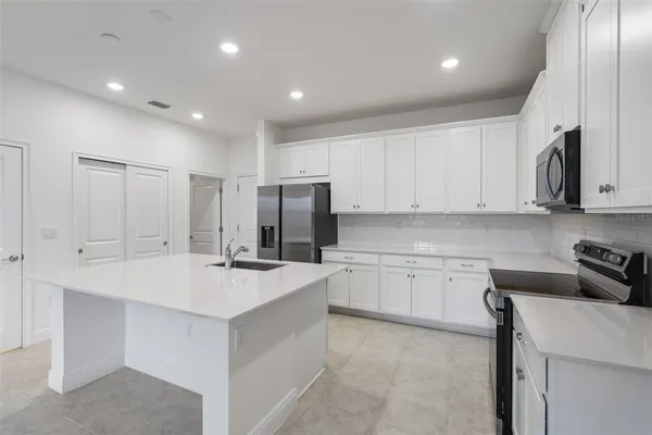 $1,950 | 3862 Knotty Pne Street, St. Cloud, FL 34772