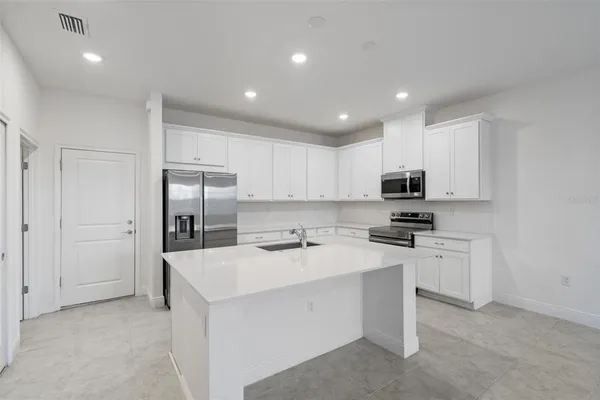 $1,950 | 3862 Knotty Pne Street, St. Cloud, FL 34772