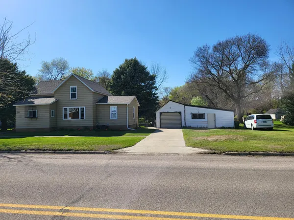 $139,900 | 205 North Main Street, Taunton, MN 56291