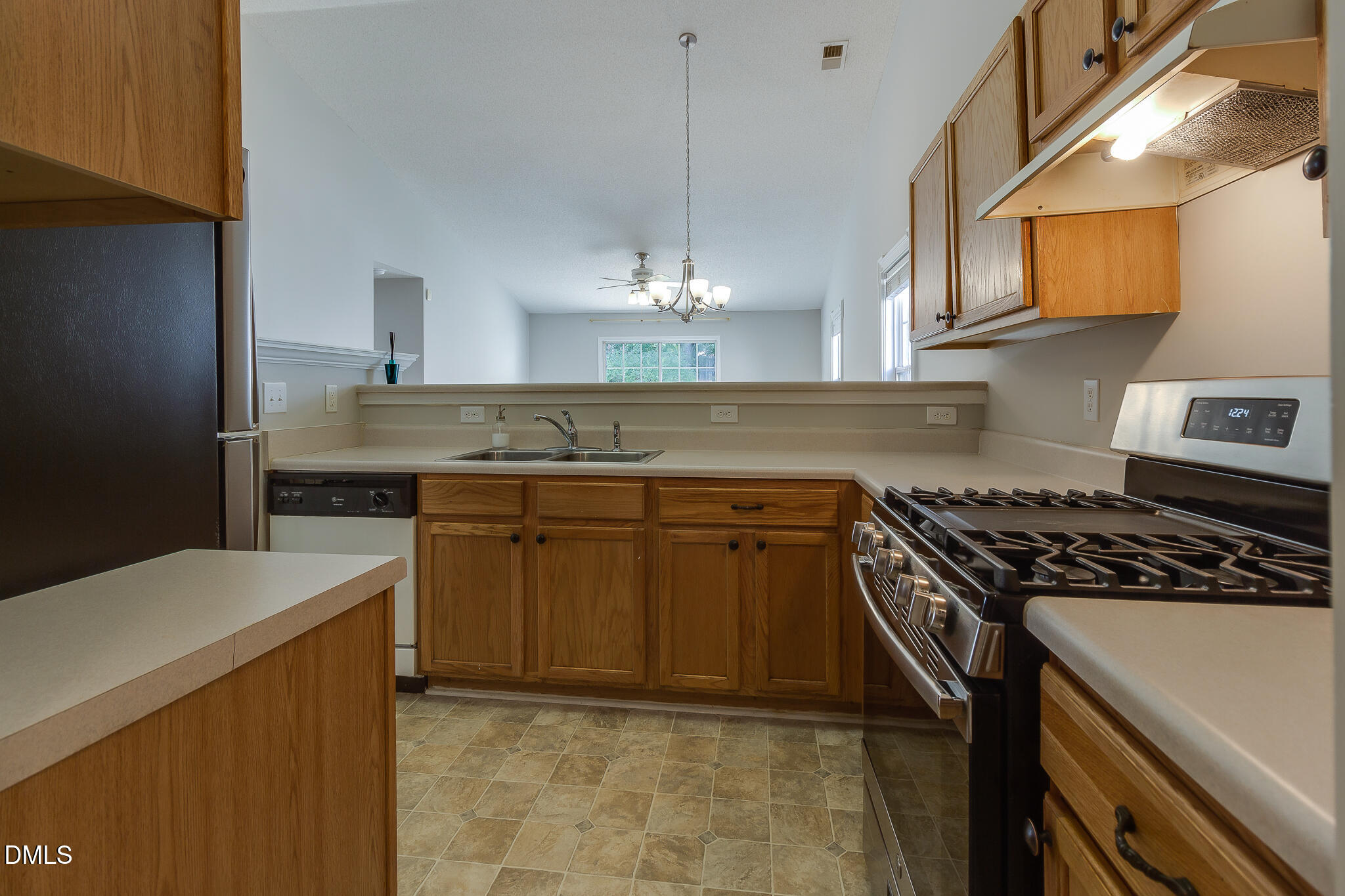 5808 Carretta Court Raleigh, NC 27610 - Photo 11 of 15 25-7