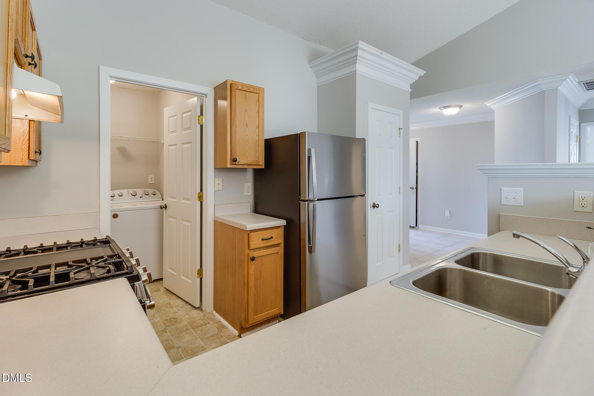 5808 Carretta Court Raleigh, NC 27610 - Photo 9 of 15 25-2