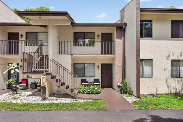 $205,000 | 172 West Laurel Drive, Unit 1102, Margate, FL 33063