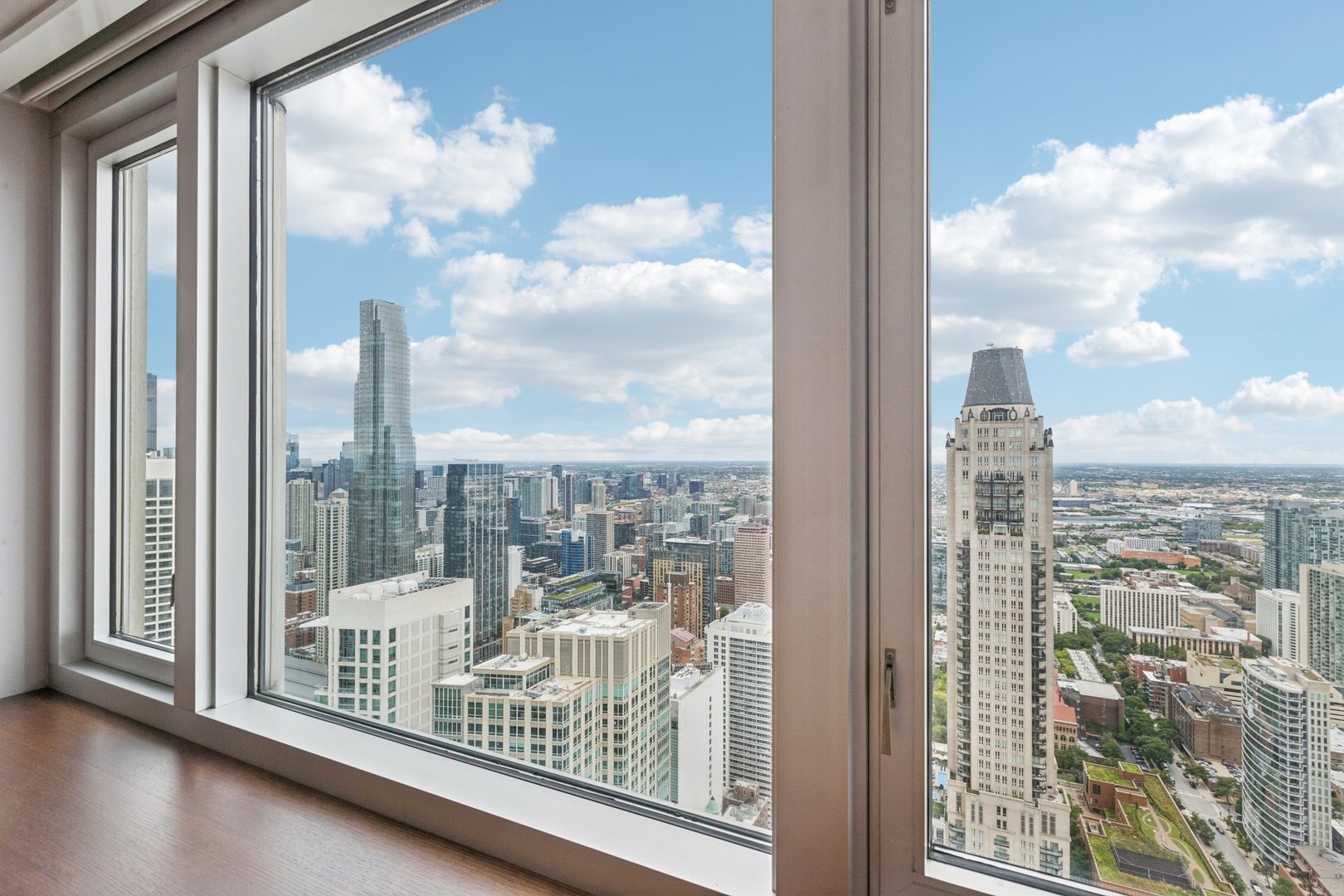 132 East Delaware Place, Unit 4803 Chicago, IL 60611 - Photo 41 of 53 a view of a city from a corridor
