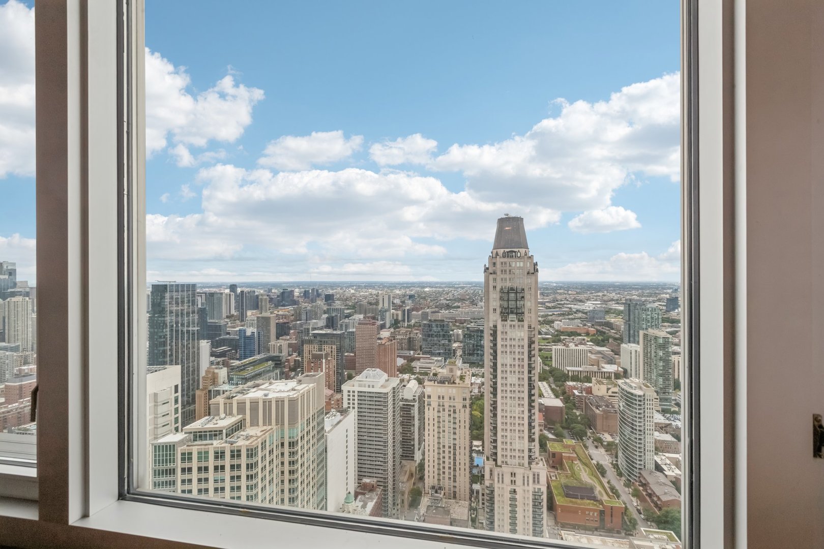132 East Delaware Place, Unit 4803 Chicago, IL 60611 - Photo 42 of 53 a view of a city from the balcony