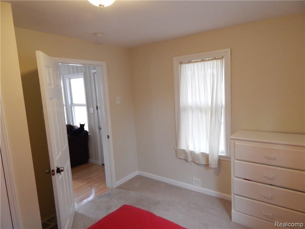 2168 Roslyn Road Grosse Pointe, MI 48236 - Photo 6 of 45 DSCN2548.jpg