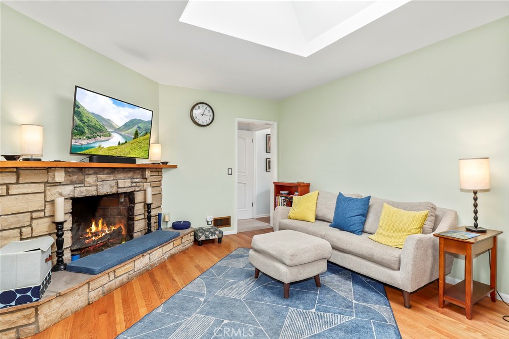 2064 Oak Valley Road Glendale, CA 91208 - Photo 12 of 57