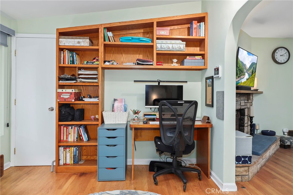 2064 Oak Valley Road Glendale, CA 91208 - Photo 15 of 57