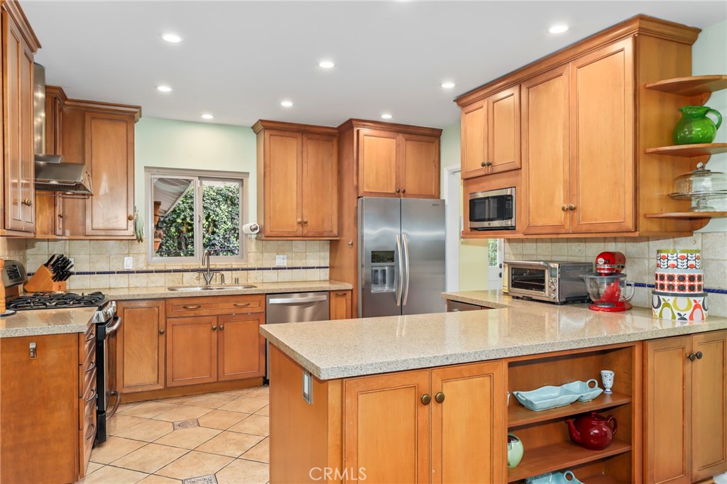 2064 Oak Valley Road Glendale, CA 91208 - Photo 20 of 57