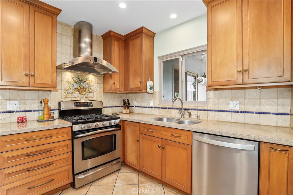 2064 Oak Valley Road Glendale, CA 91208 - Photo 21 of 57