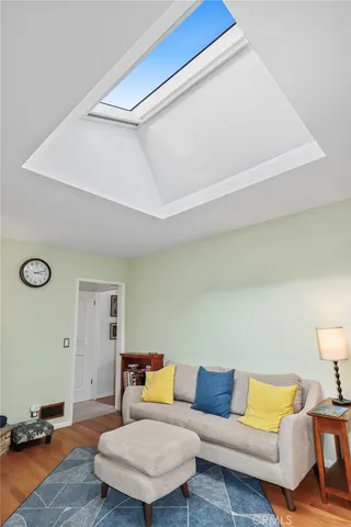 $1,595,000 | 2064 Oak Valley Road, Glendale, CA 91208