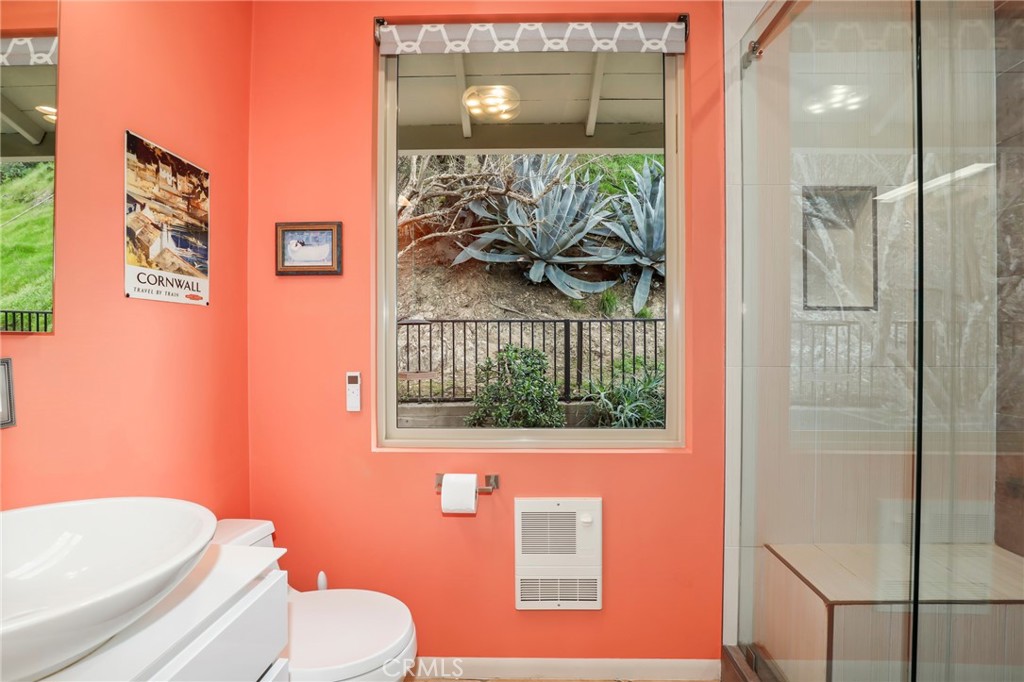 2064 Oak Valley Road Glendale, CA 91208 - Photo 34 of 57