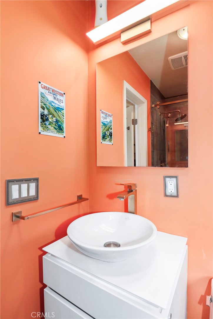 2064 Oak Valley Road Glendale, CA 91208 - Photo 35 of 57