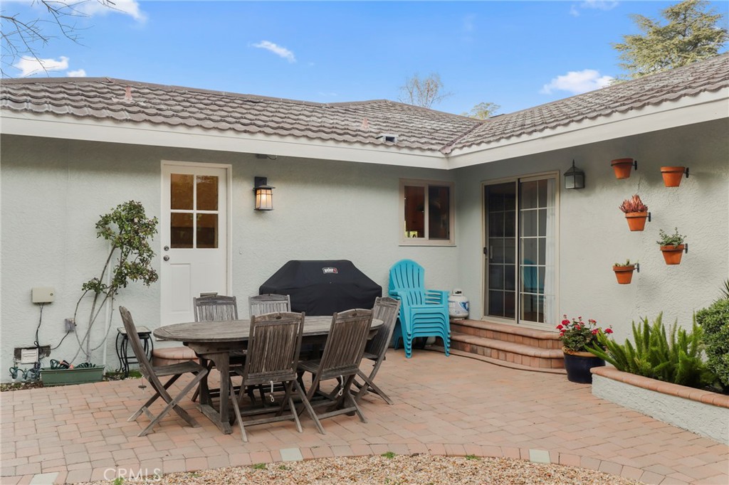 2064 Oak Valley Road Glendale, CA 91208 - Photo 37 of 57