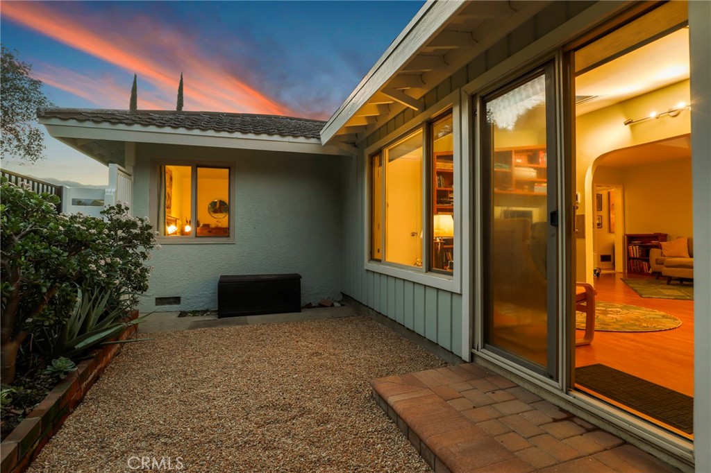 2064 Oak Valley Road Glendale, CA 91208 - Photo 42 of 57