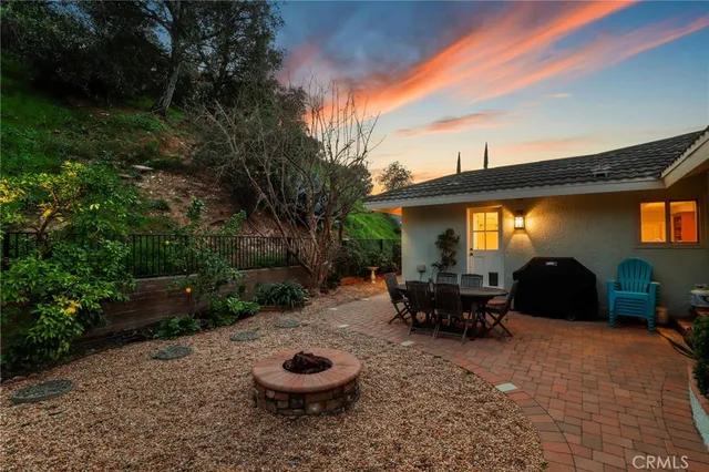 $1,595,000 | 2064 Oak Valley Road, Glendale, CA 91208