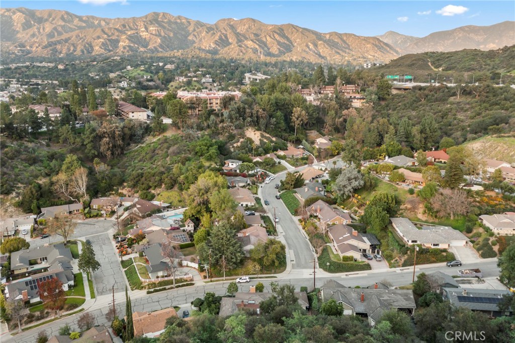 2064 Oak Valley Road Glendale, CA 91208 - Photo 52 of 57