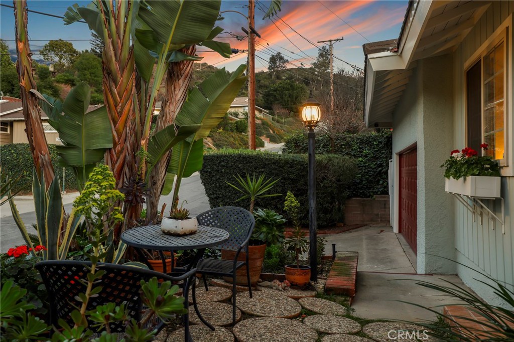 2064 Oak Valley Road Glendale, CA 91208 - Photo 53 of 57