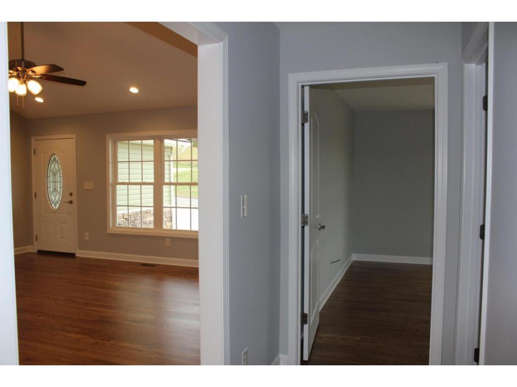151 Fox Ridge Drive Mount Carmel, TN 37645 - Photo 19 of 24 Front DoorWindows