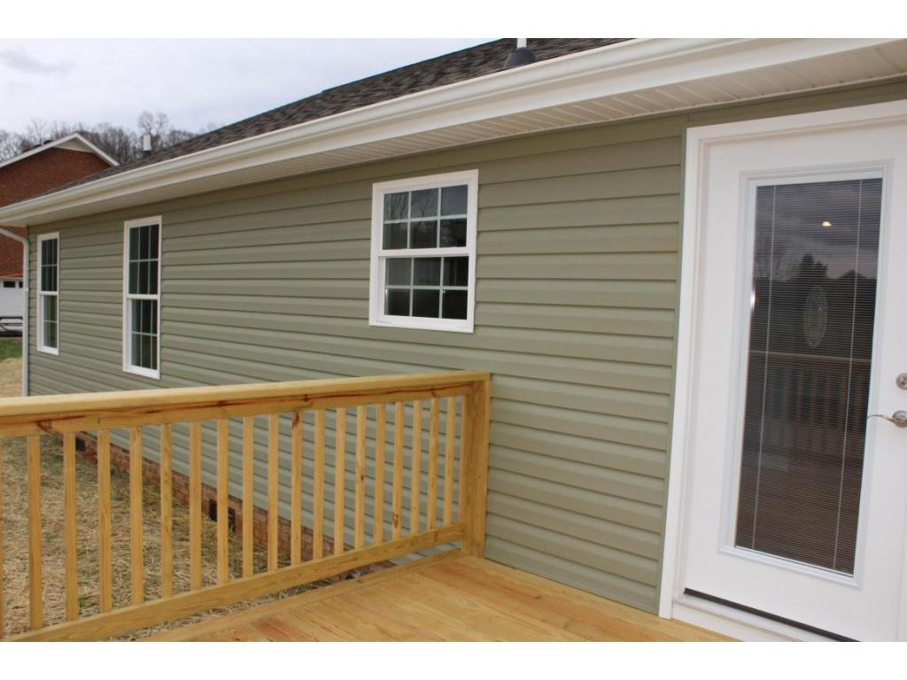 151 Fox Ridge Drive Mount Carmel, TN 37645 - Photo 24 of 24 Deck Porch