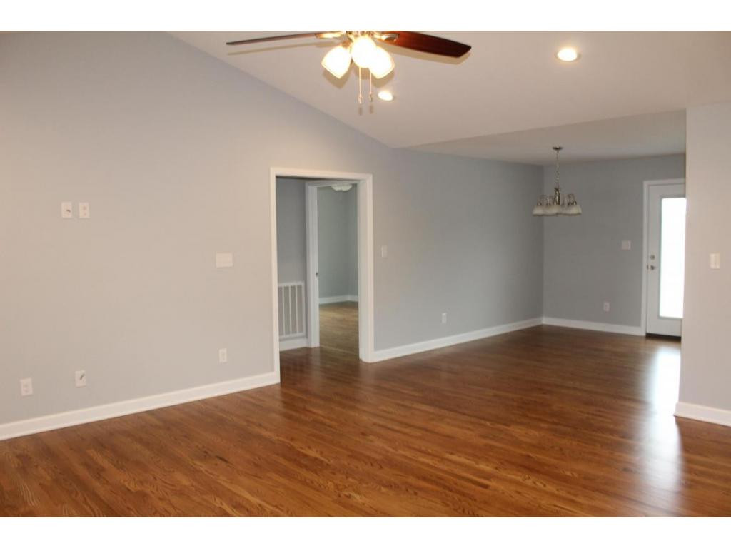 151 Fox Ridge Drive Mount Carmel, TN 37645 - Photo 8 of 24 Great Room