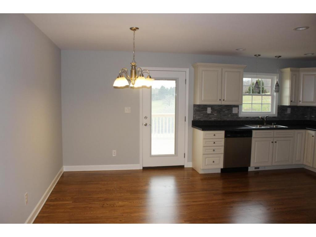 151 Fox Ridge Drive Mount Carmel, TN 37645 - Photo 10 of 24 Dining Area