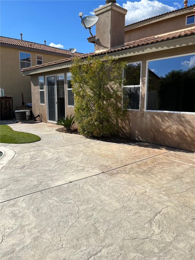 32689 Cottonwood Road Winchester, CA 92596 - Photo 2 of 25 a front view of a house with a yard