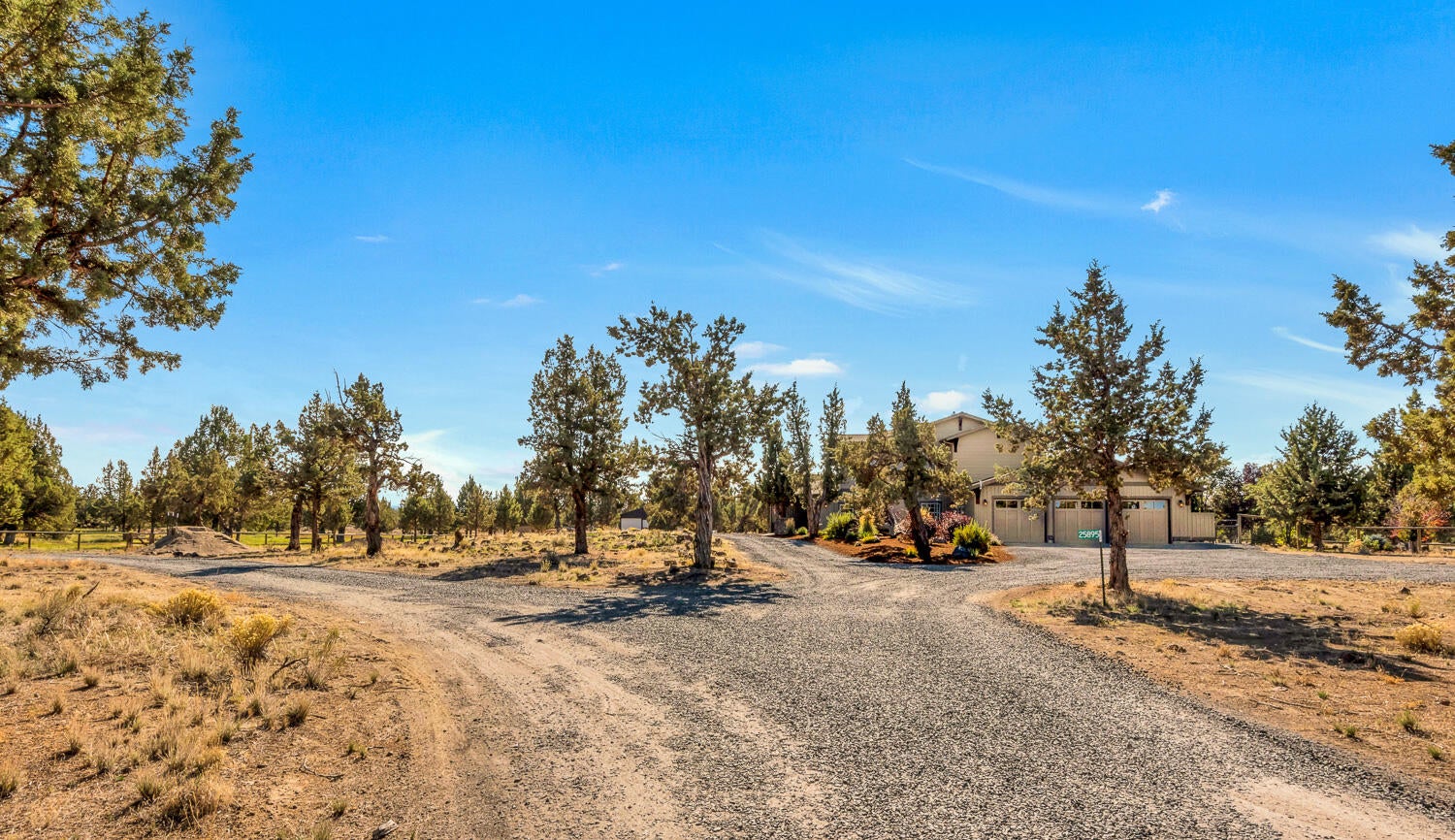 25895 Ogles Road Bend, OR 97701 - Photo 3 of 53 3