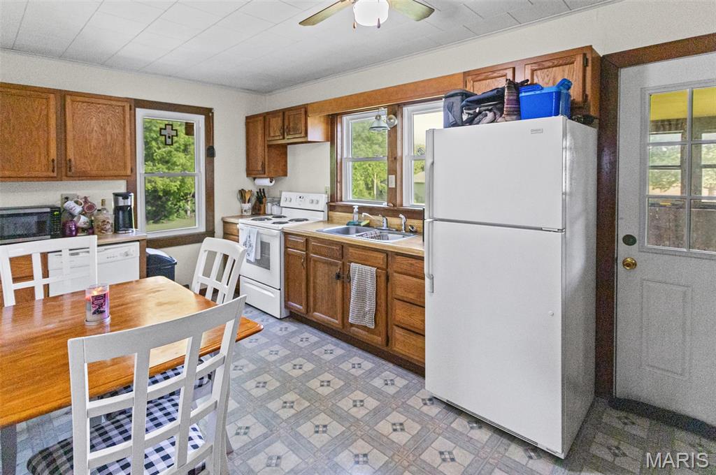 211 South Public Road Fieldon, IL 62031 - Photo 10 of 41