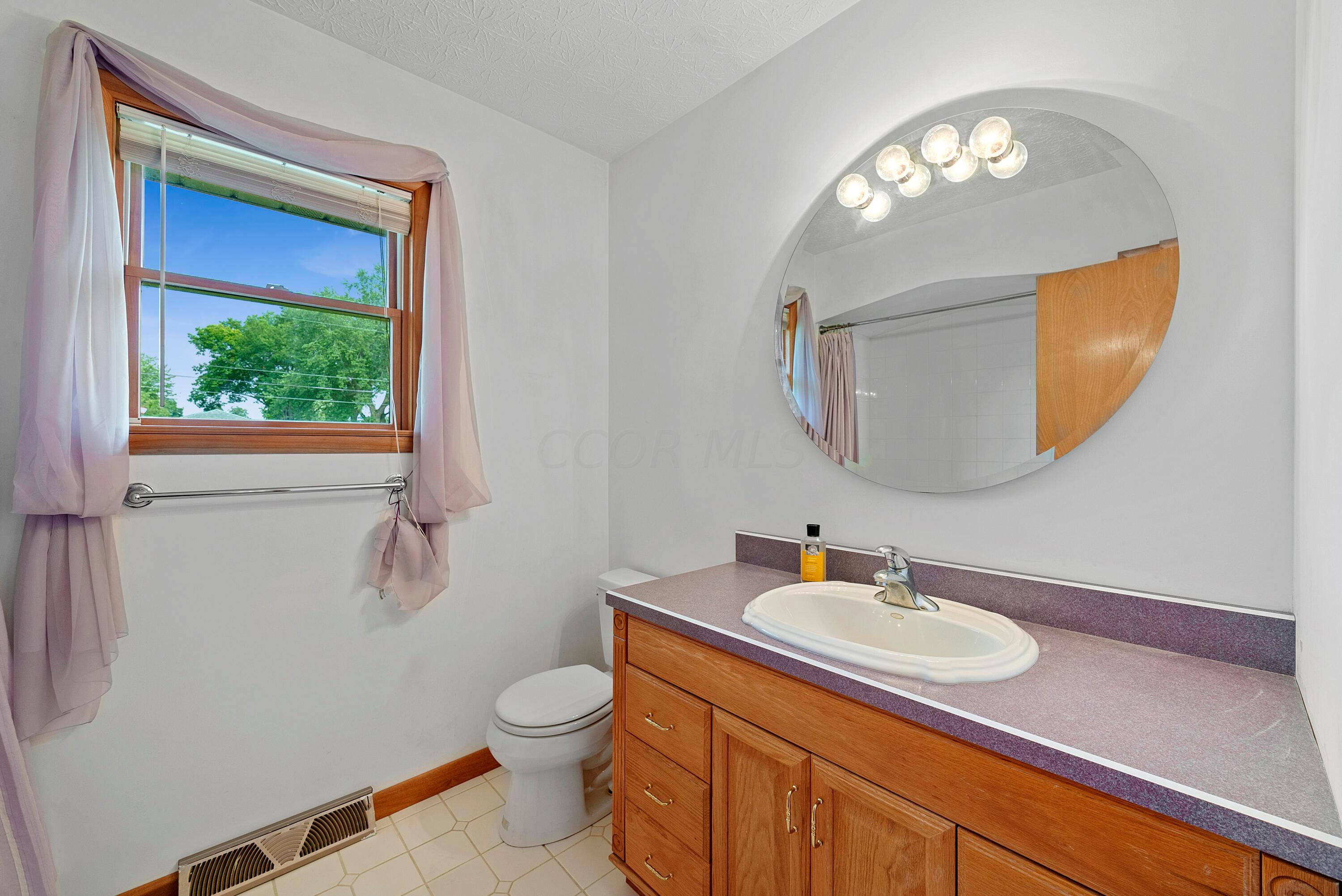 5500 Ebright Road Groveport, OH 43125 - Photo 22 of 55 Bath 1