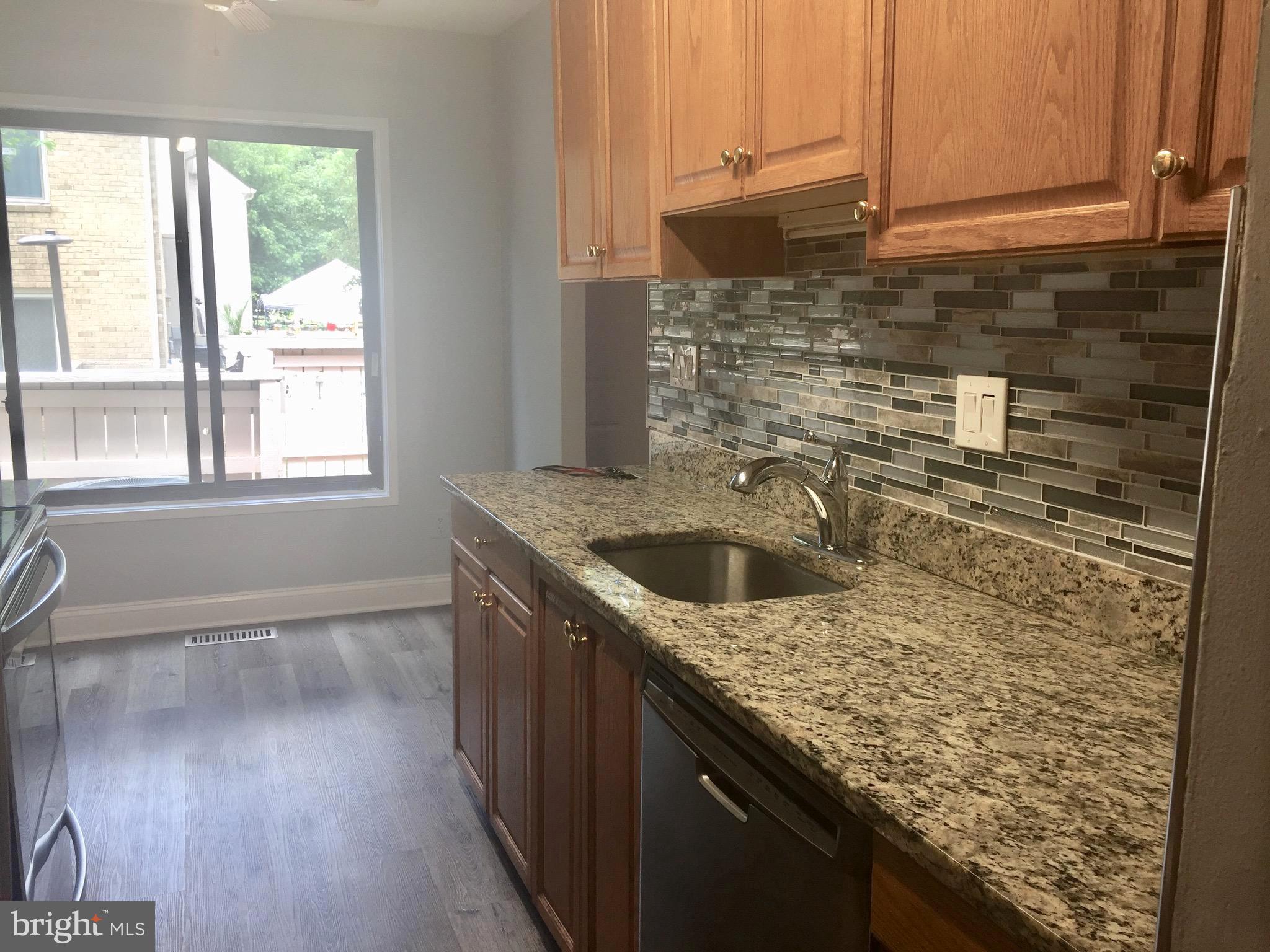 10295 Ridgeline Drive Gaithersburg, MD 20886 - Photo 11 of 36
