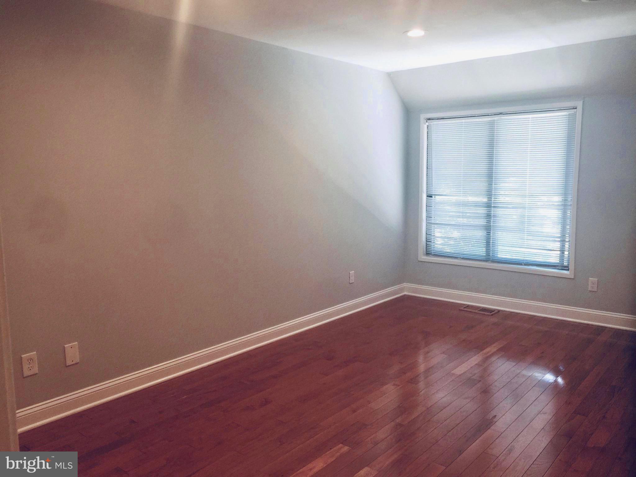 10295 Ridgeline Drive Gaithersburg, MD 20886 - Photo 15 of 36